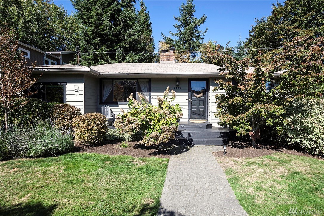 Property Photo: 9856 NE 27th St WA 98004