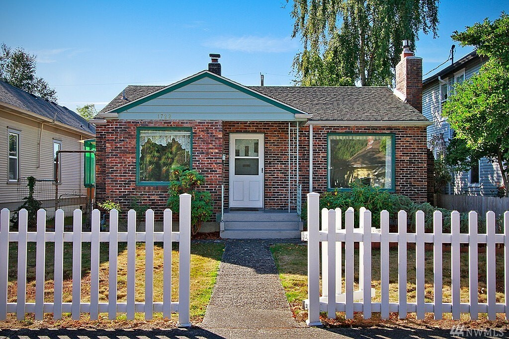 Property Photo: 1722 Virginia Ave WA 98201