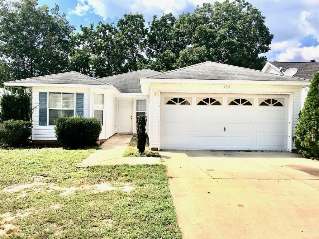 Property Photo:  938 John Wayne Circle  FL 32547 