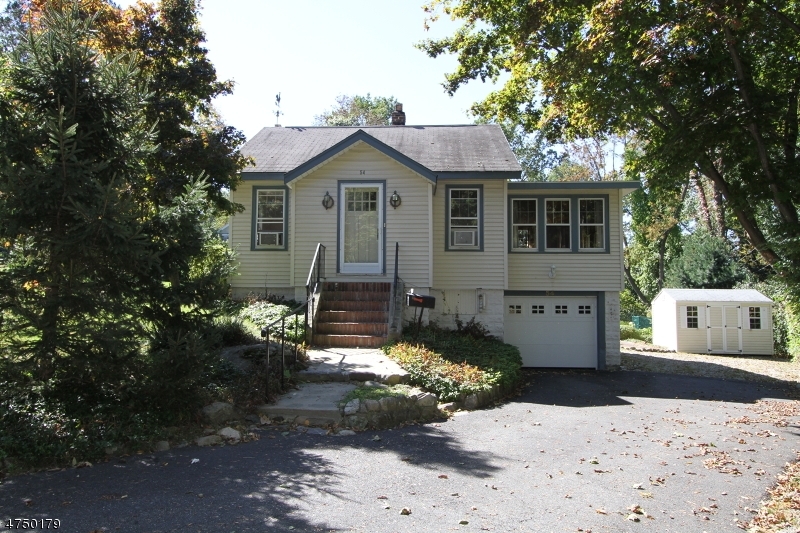 Property Photo:  54 Park Rd  NJ 07871 