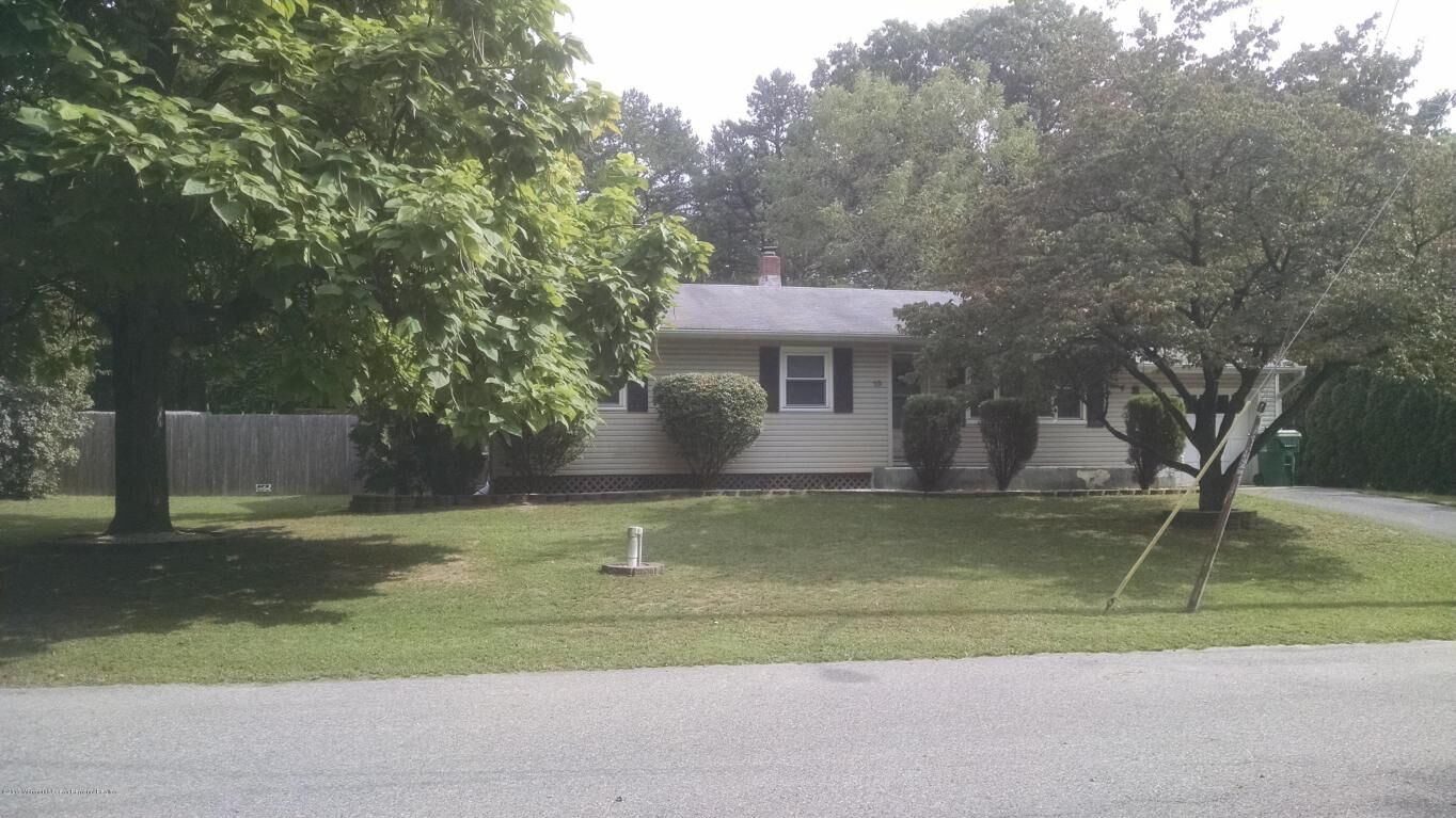 Property Photo:  19 Blue Spruce Drive  NJ 08527 