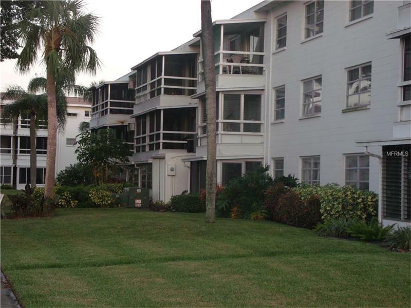 Property Photo:  2211 Sunset Drive E3  FL 34207 