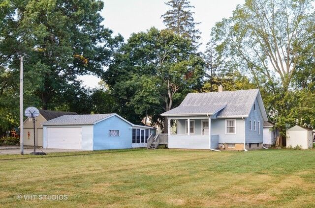 Property Photo: 920 Cedar Avenue IL 60120