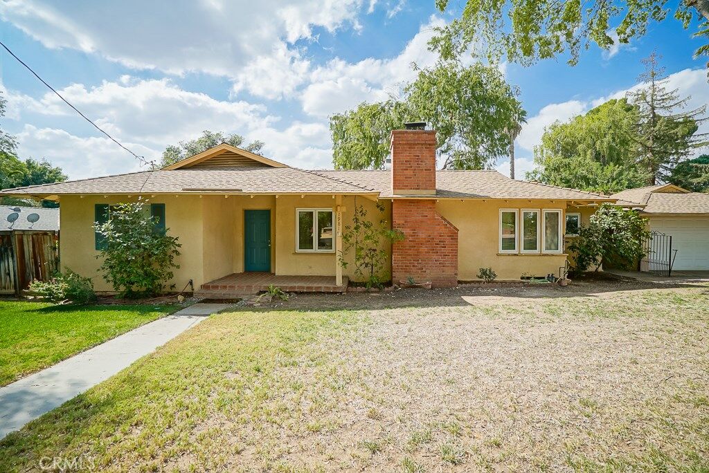 Property Photo: 1981 Rincon Avenue CA 92506