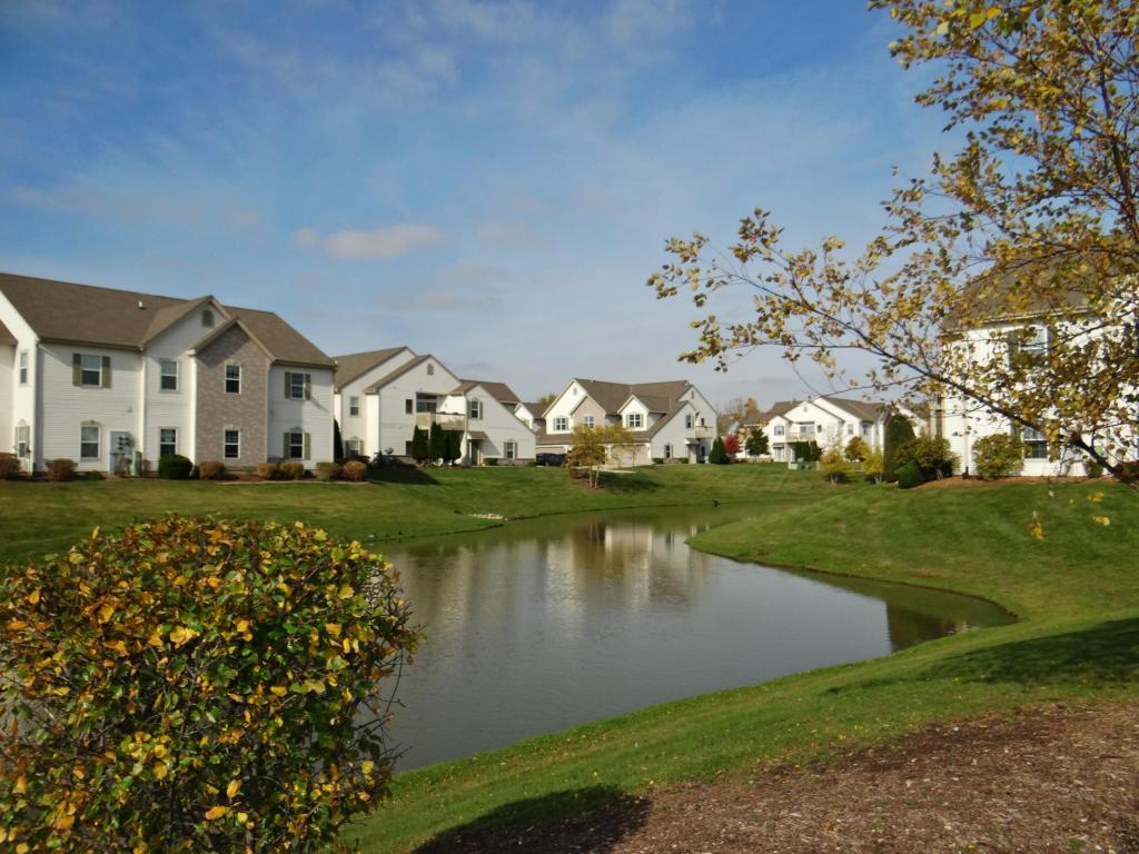 Property Photo: 1112 Hastings Ct 201 WI 53406-7004