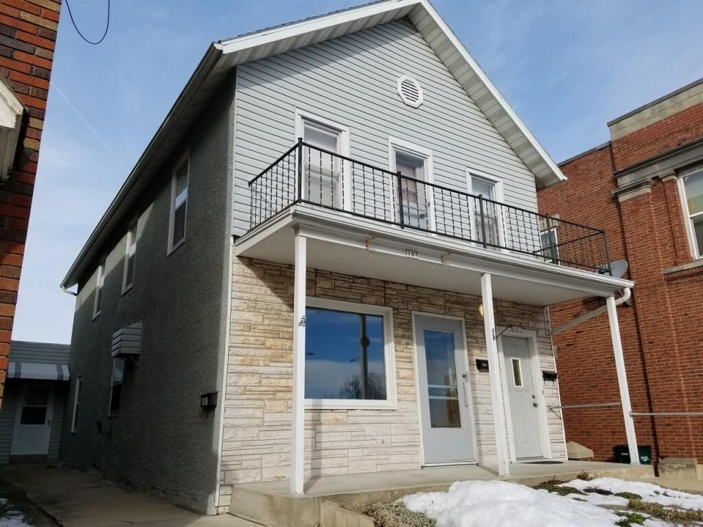 Property Photo:  109 S Main St  WI 53039 