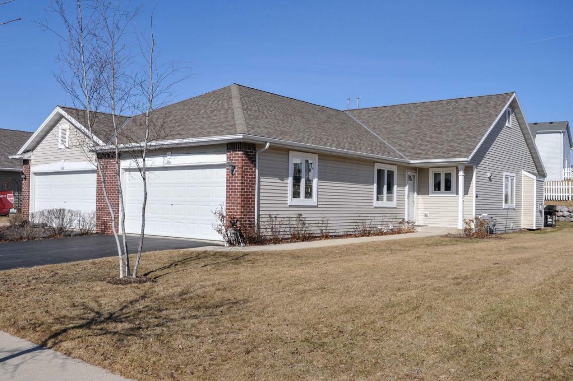 Property Photo: 904 Algoma Dr WI 53074