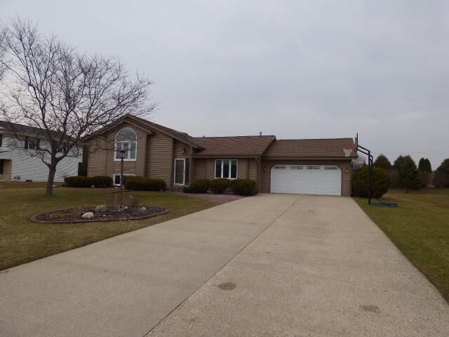 Property Photo:  W183s8622 Sue Marie Ln  WI 53150 