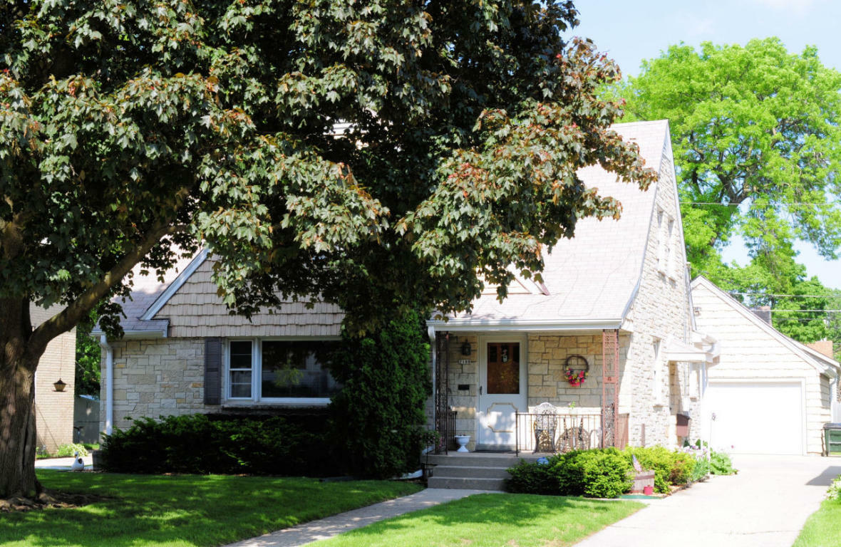 Property Photo:  2188 S 81st St  WI 53219 