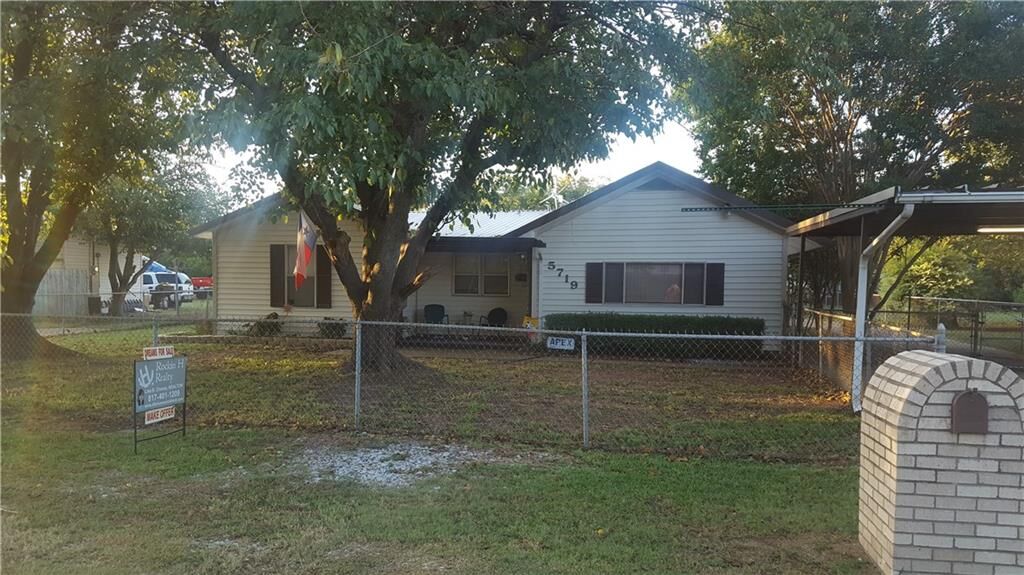Property Photo:  5719 Cowden Street  TX 76114 