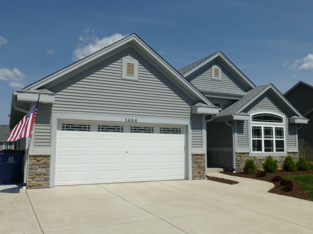 Property Photo:  1404 E Wild Ginger Way  WI 53154 