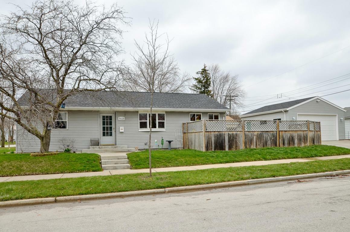 Property Photo:  9628 W Nash St  WI 53222 