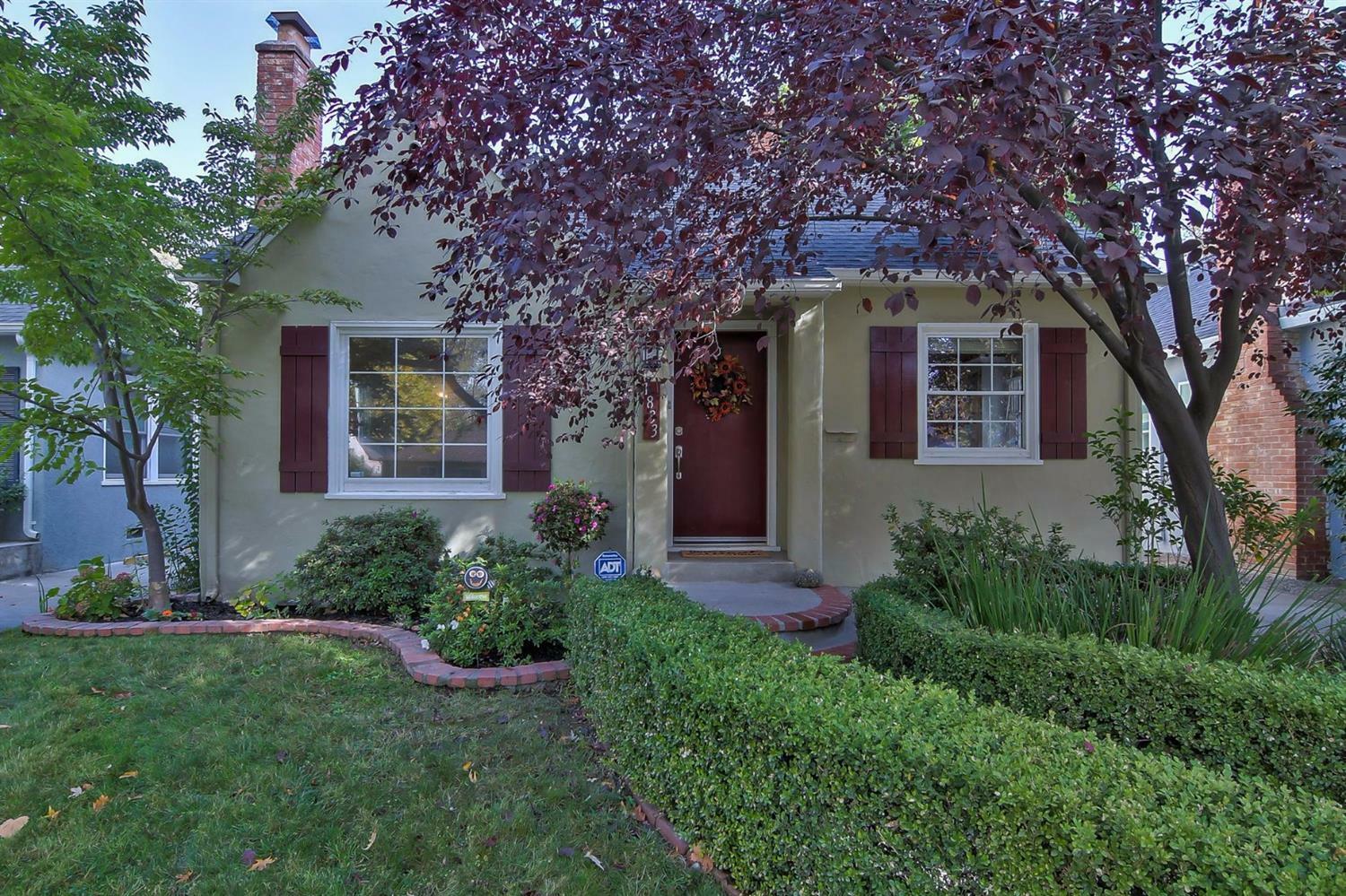 Property Photo: 1833 Vallejo Way CA 95818