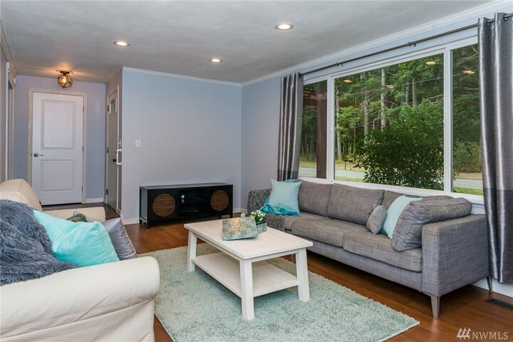 Property Photo: 2513 Hicks Lake Rd SE WA 98503