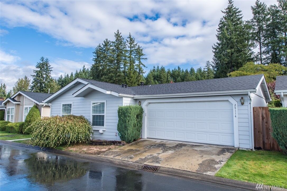 Property Photo:  24114 223rd Place SE  WA 98038 