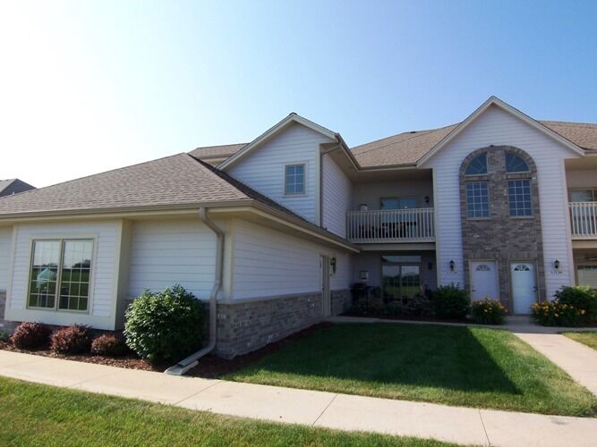 Property Photo:  N161w19136 Oakland Dr  WI 53037-8914 