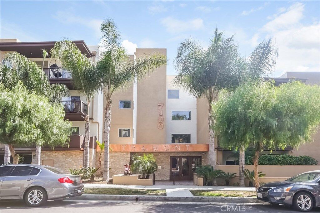 Property Photo: 7100 Alvern Street 408 CA 90045