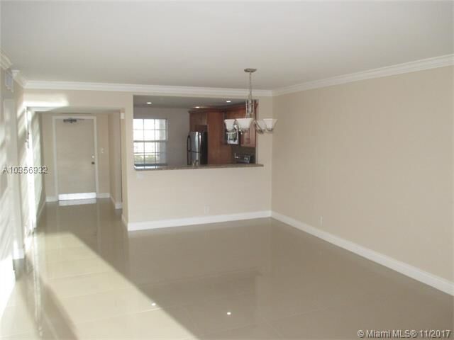Property Photo:  605 Oaks Dr 809  FL 33069 
