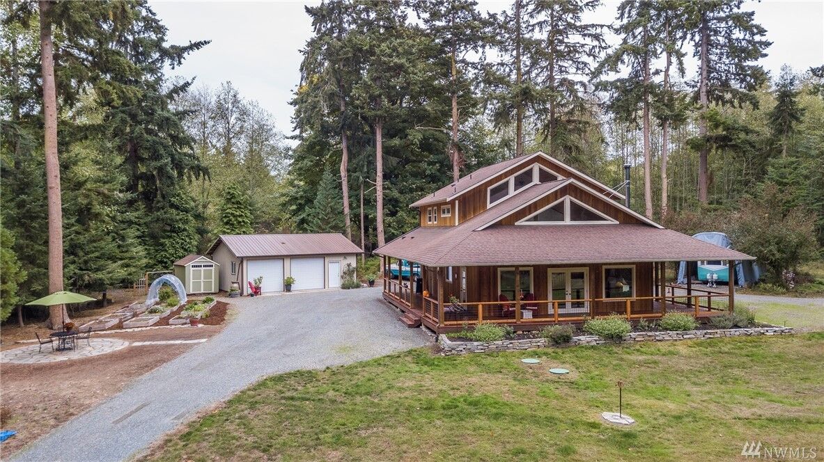 Property Photo: 1359 Hawthorne Place WA 98239