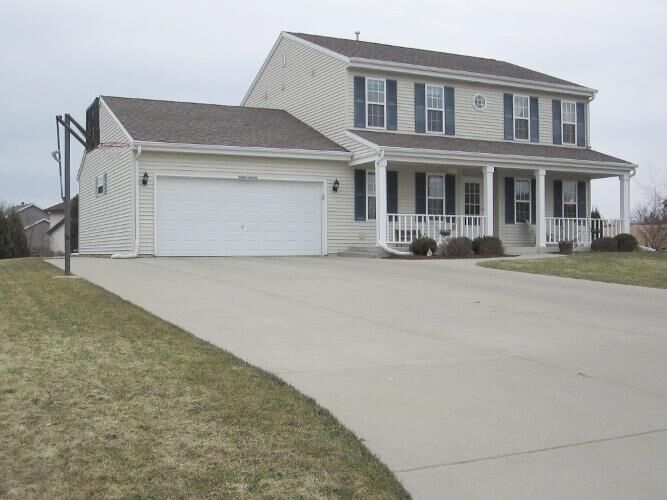 Property Photo: S86w18536 Sue Marie Ln WI 53150