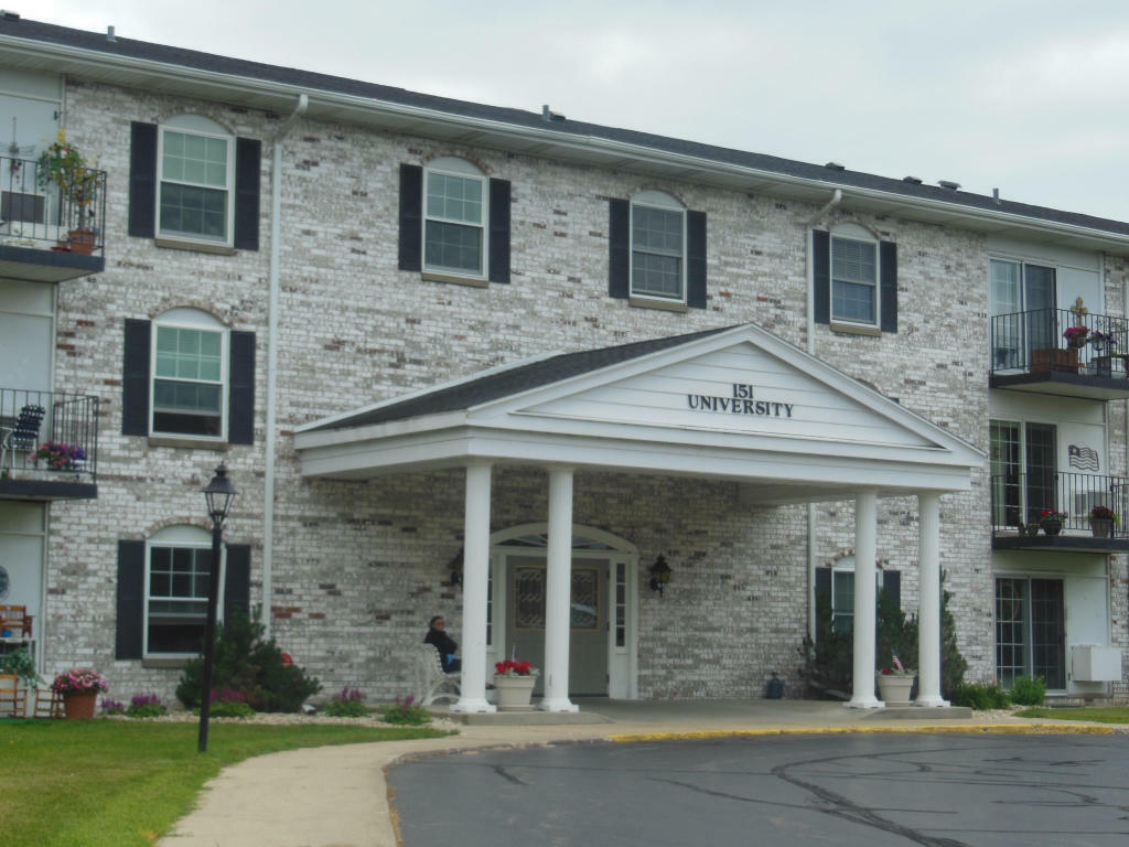 Property Photo:  151 N University Dr 122  WI 53095 