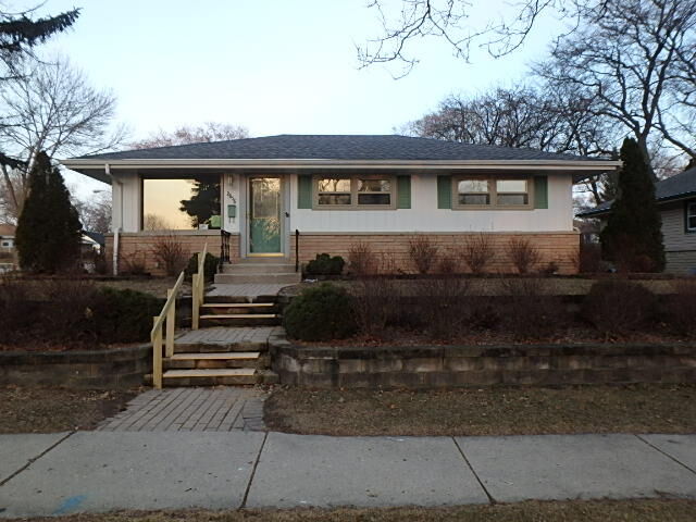 Property Photo:  2858 S 96th St  WI 53227 