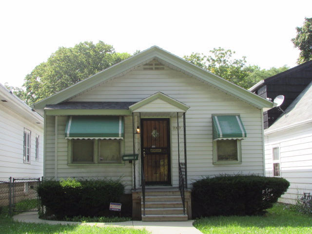 Property Photo: 5475 N 35th St WI 53209-4754
