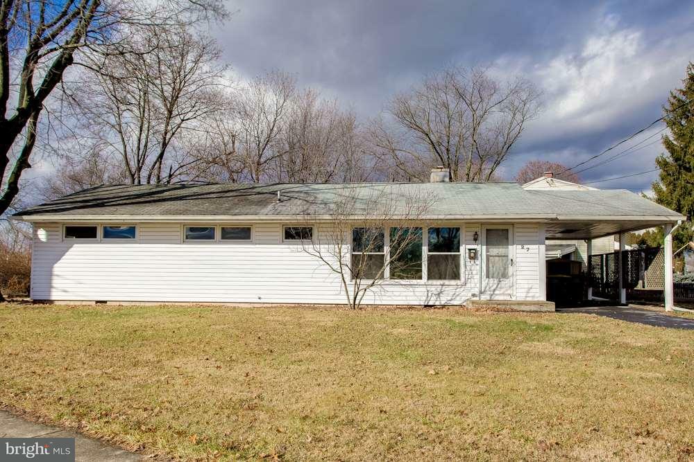 Property Photo:  27 Sussex Road  PA 17011 