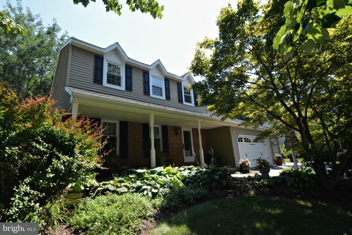 Property Photo:  949 Pinetree Way  PA 17601 