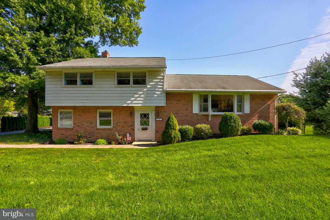 Property Photo:  165 Valley Road  PA 17601 