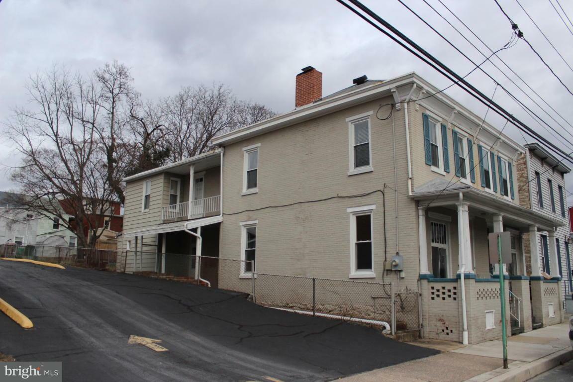 Property Photo:  117 W Emaus Street  PA 17057 