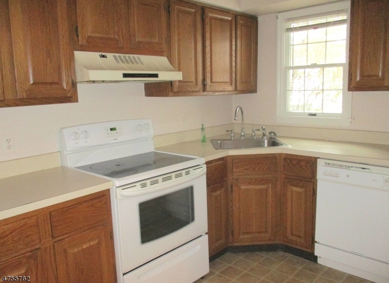 Property Photo:  75 Smithfield Ct  NJ 07920 