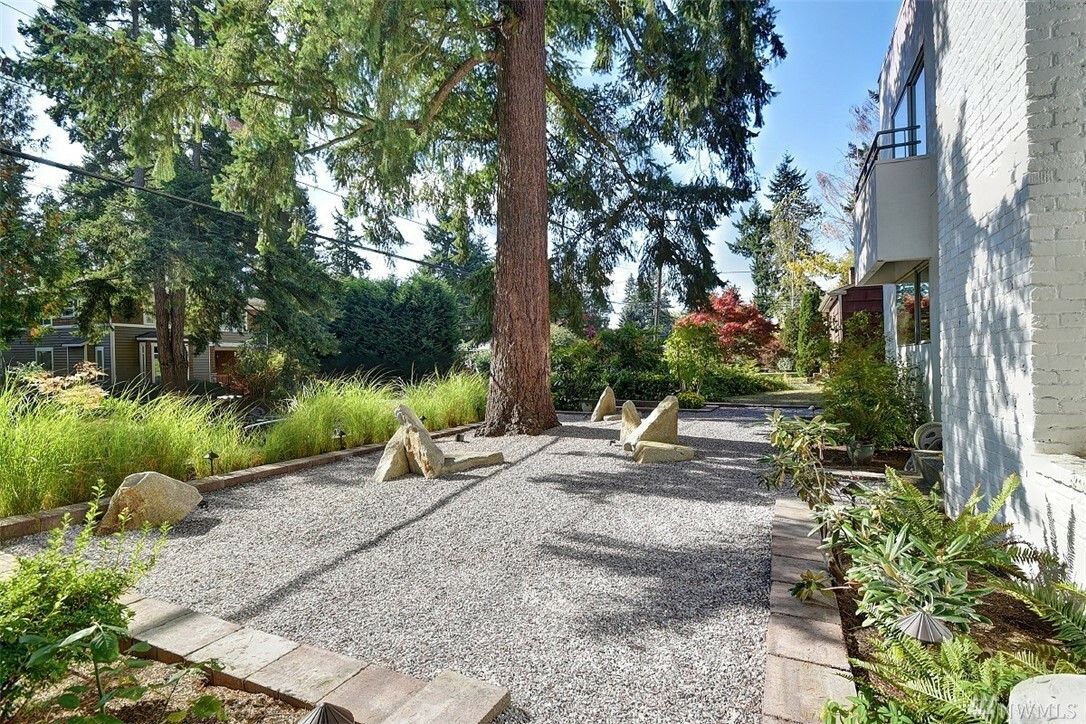 Property Photo:  3410 NE 158th St  WA 98155 