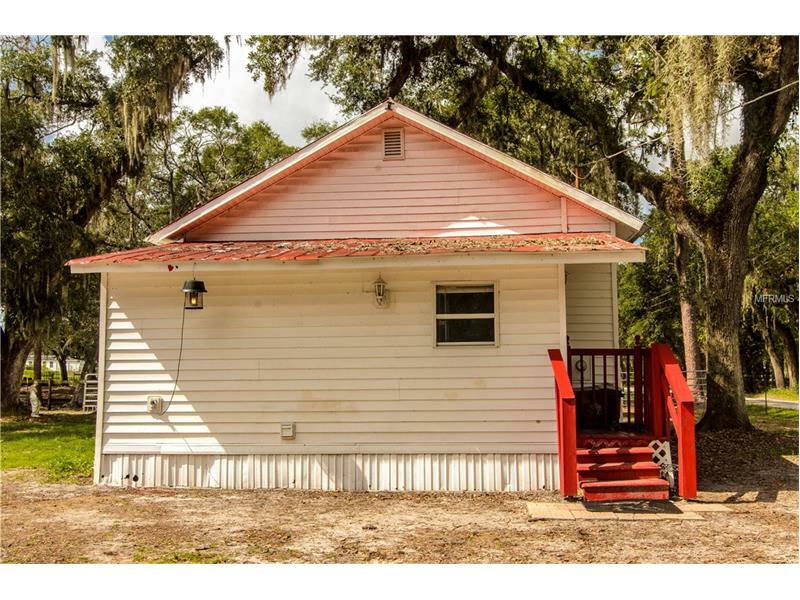 Property Photo:  201 E Hunter Road  FL 33565 