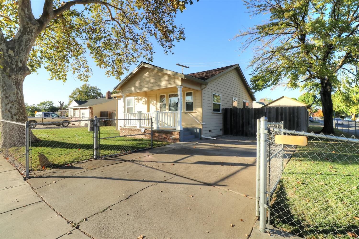 Property Photo: 4821 Lemon Hill Avenue CA 95824