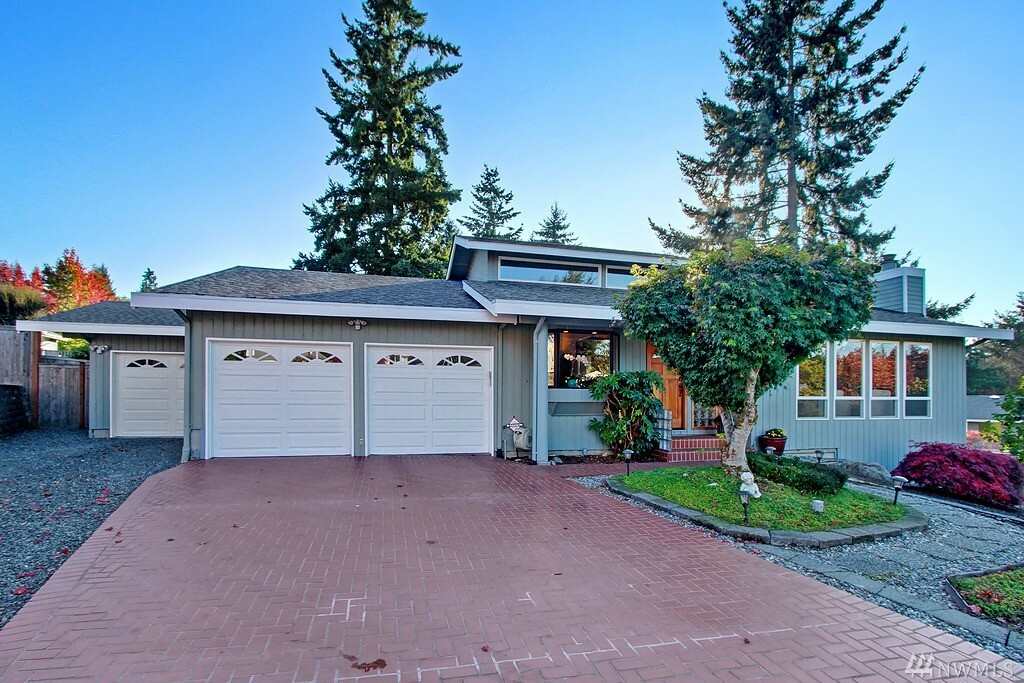 Property Photo: 8216 211th Place SW WA 98026