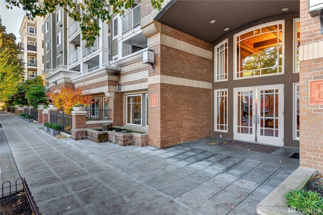 Property Photo:  1545 NW 57th St 428  WA 98107 