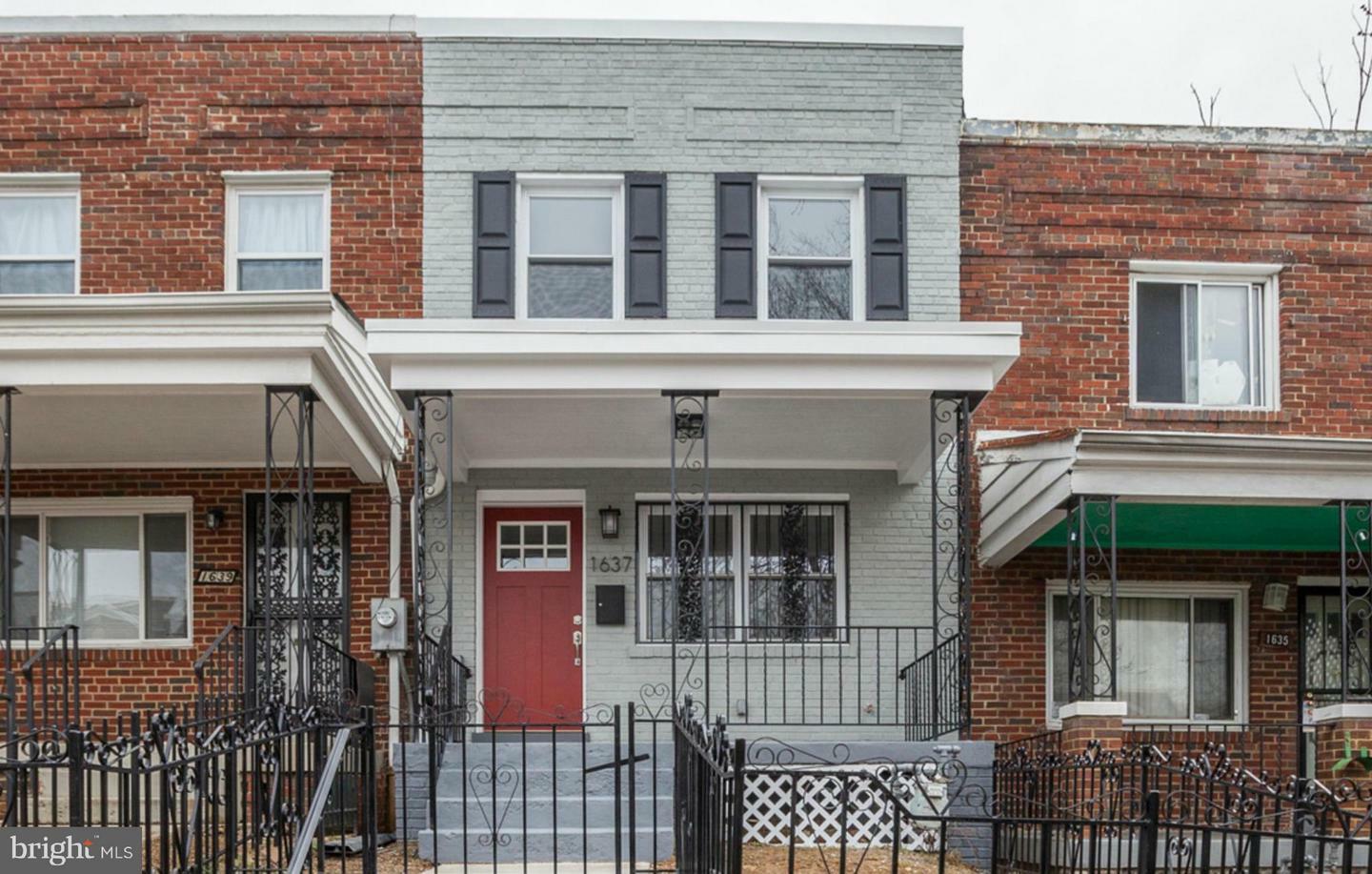 Property Photo:  1637 Lang Place NE  DC 20002 