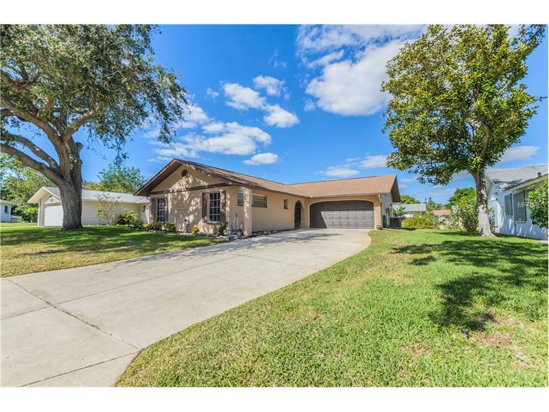 Property Photo: 10736 Mira Vista Drive FL 34668