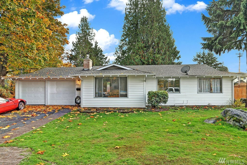 Property Photo:  4712 237th Place SW  WA 98043 