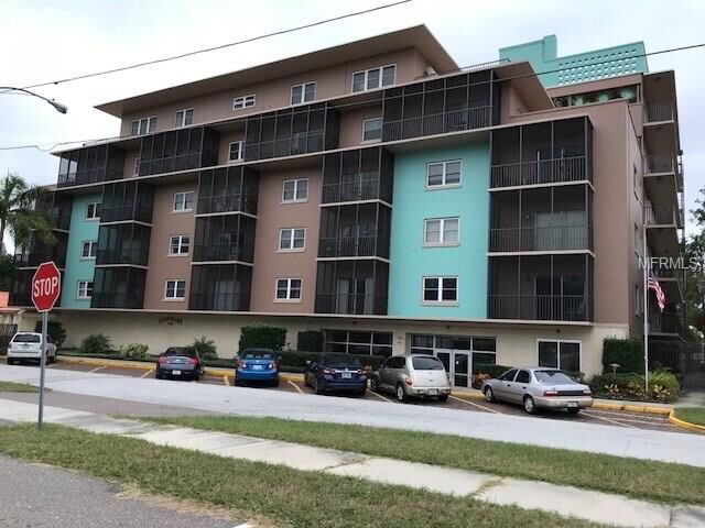 Property Photo:  750 Burlington Avenue N 1E  FL 33701 