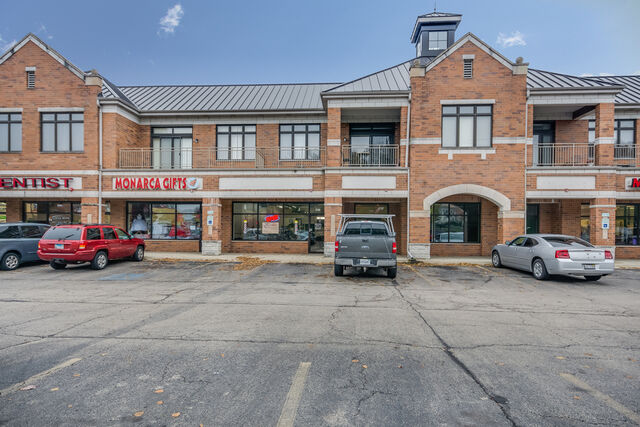 Property Photo: 550 Main Street 212 IL 60185