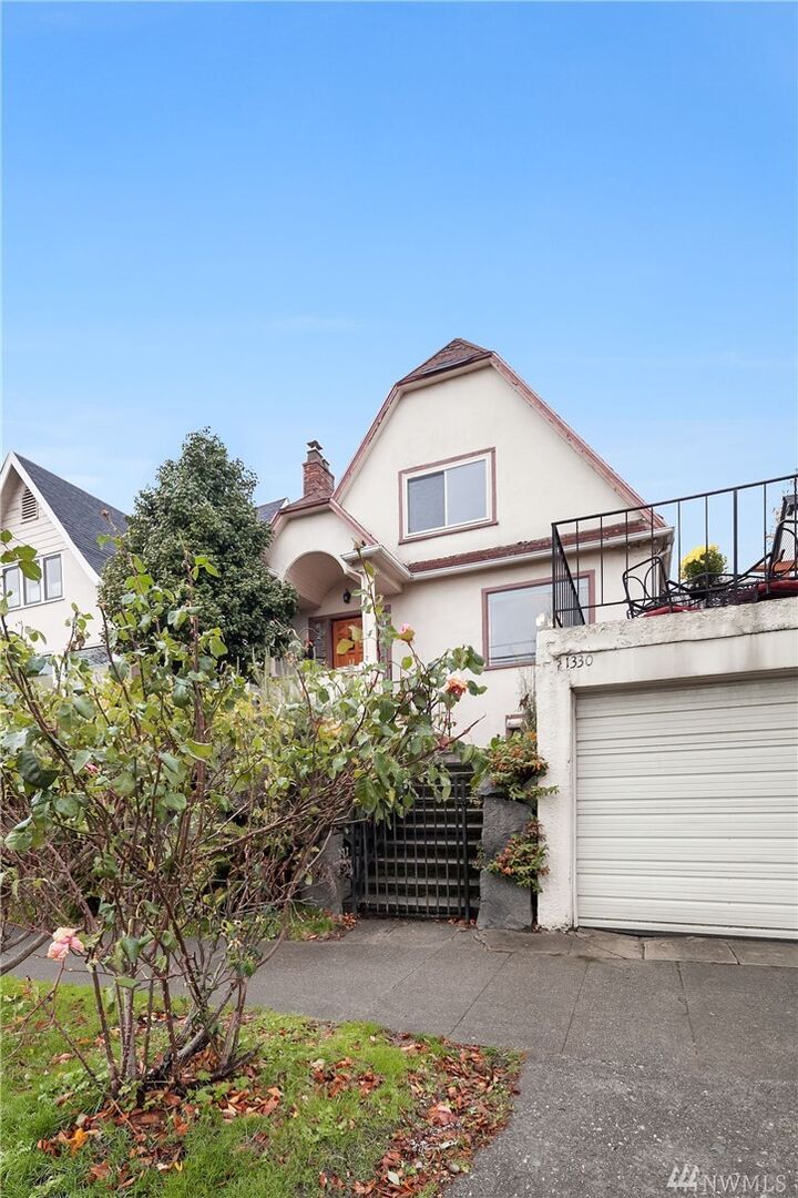 1330 NE 68th St  Seattle WA 98115 photo