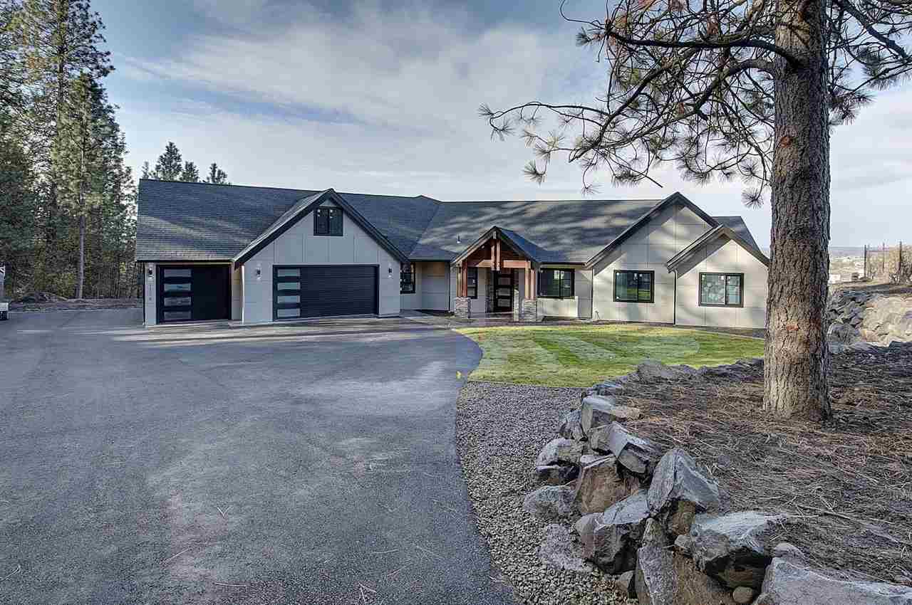 Property Photo:  1116 S Courtney Ln  WA 99037 