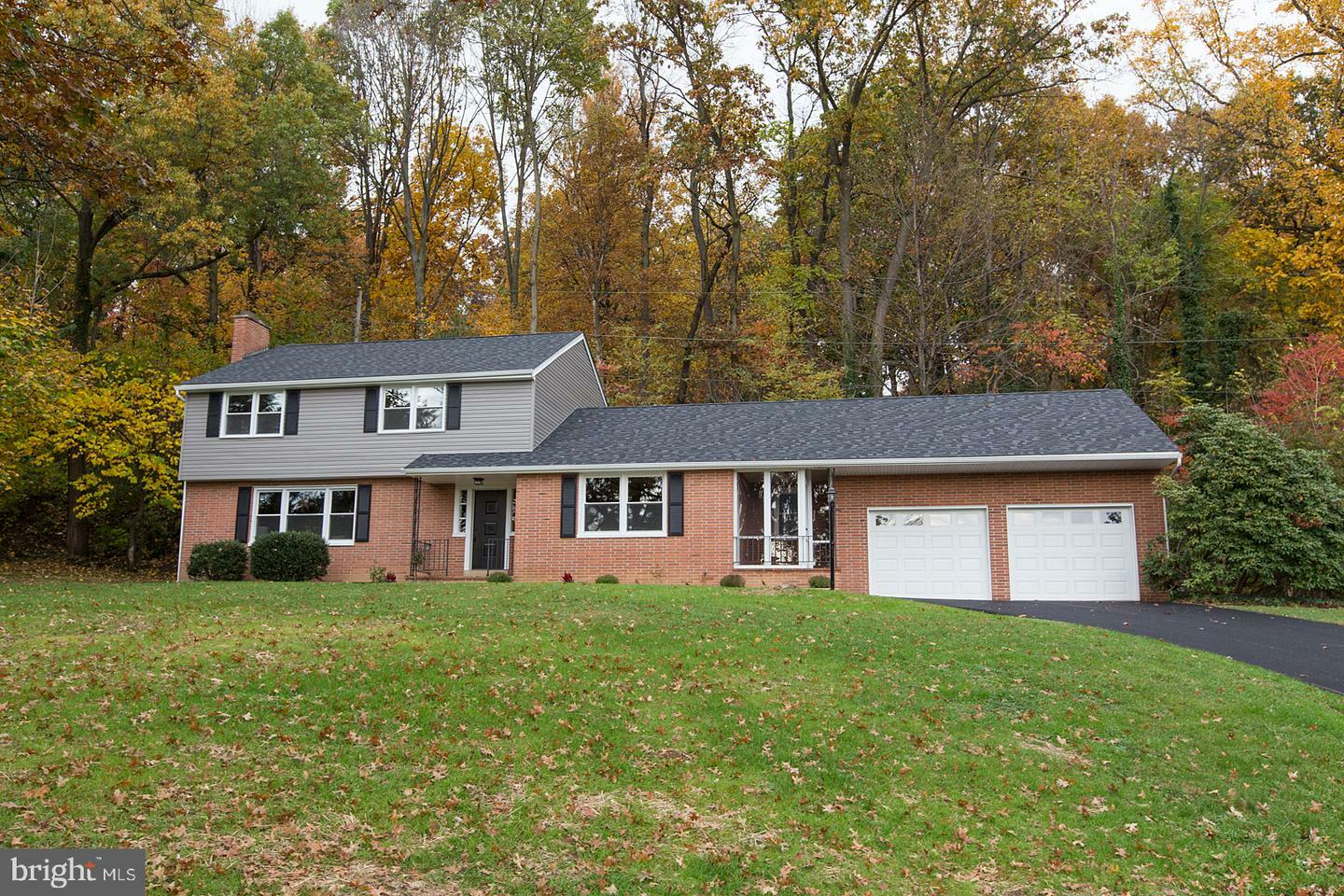 Property Photo:  2337 Woodwick Road  PA 17601 