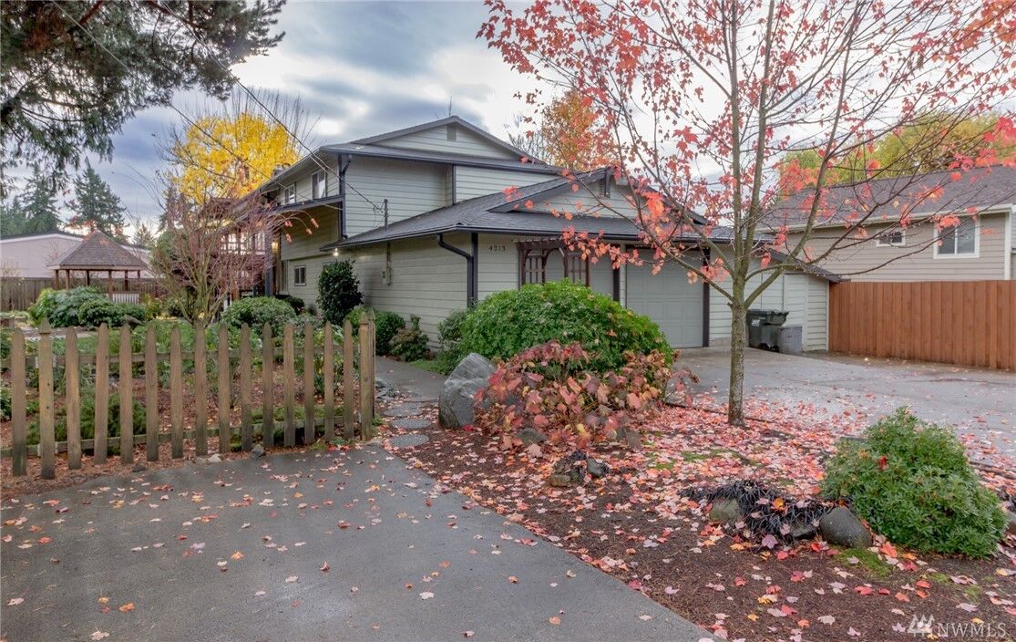 Property Photo:  4213 S 185th St  WA 98188 