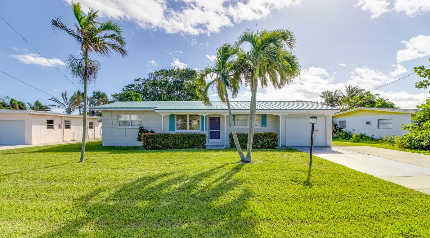 Property Photo:  1919 Cypress Avenue  FL 34949 