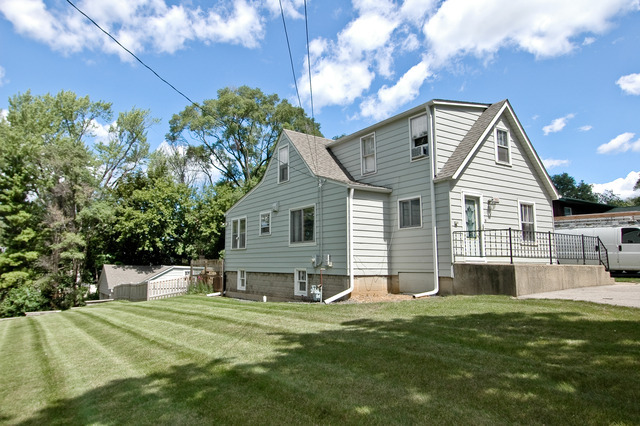 Property Photo: 302 Forest Drive IL 60042