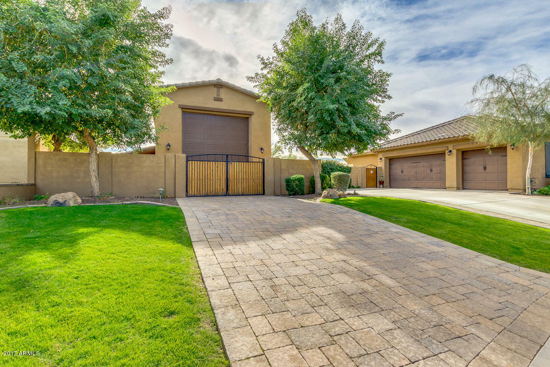 Property Photo:  7043 E Ivyglen Circle  AZ 85207 