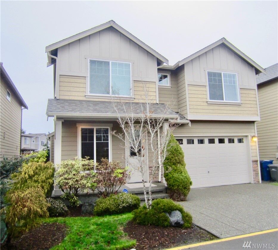 Property Photo: 3811 134th Place SW 6 WA 98087